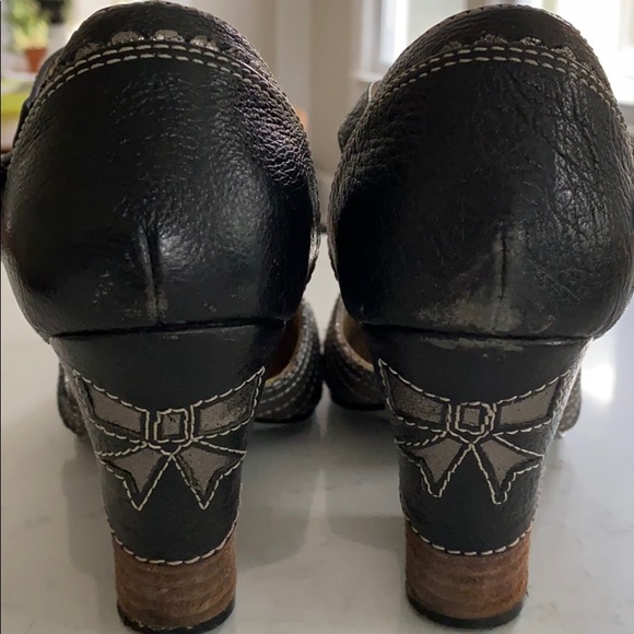 Bobbi Blu black leather heels with ankle straps - Picture 5 of 7